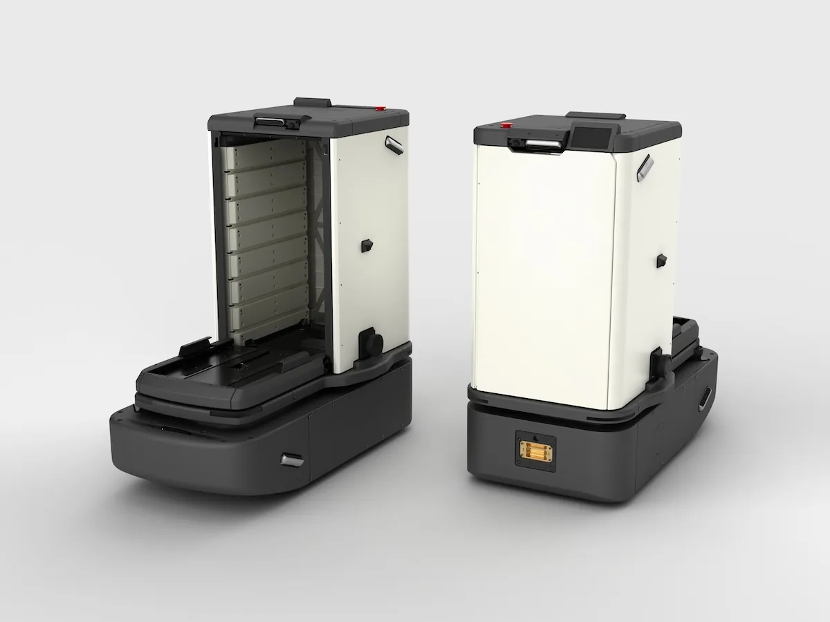 配送ロボット「スマートロジスティックス」の前方と後方の写真。