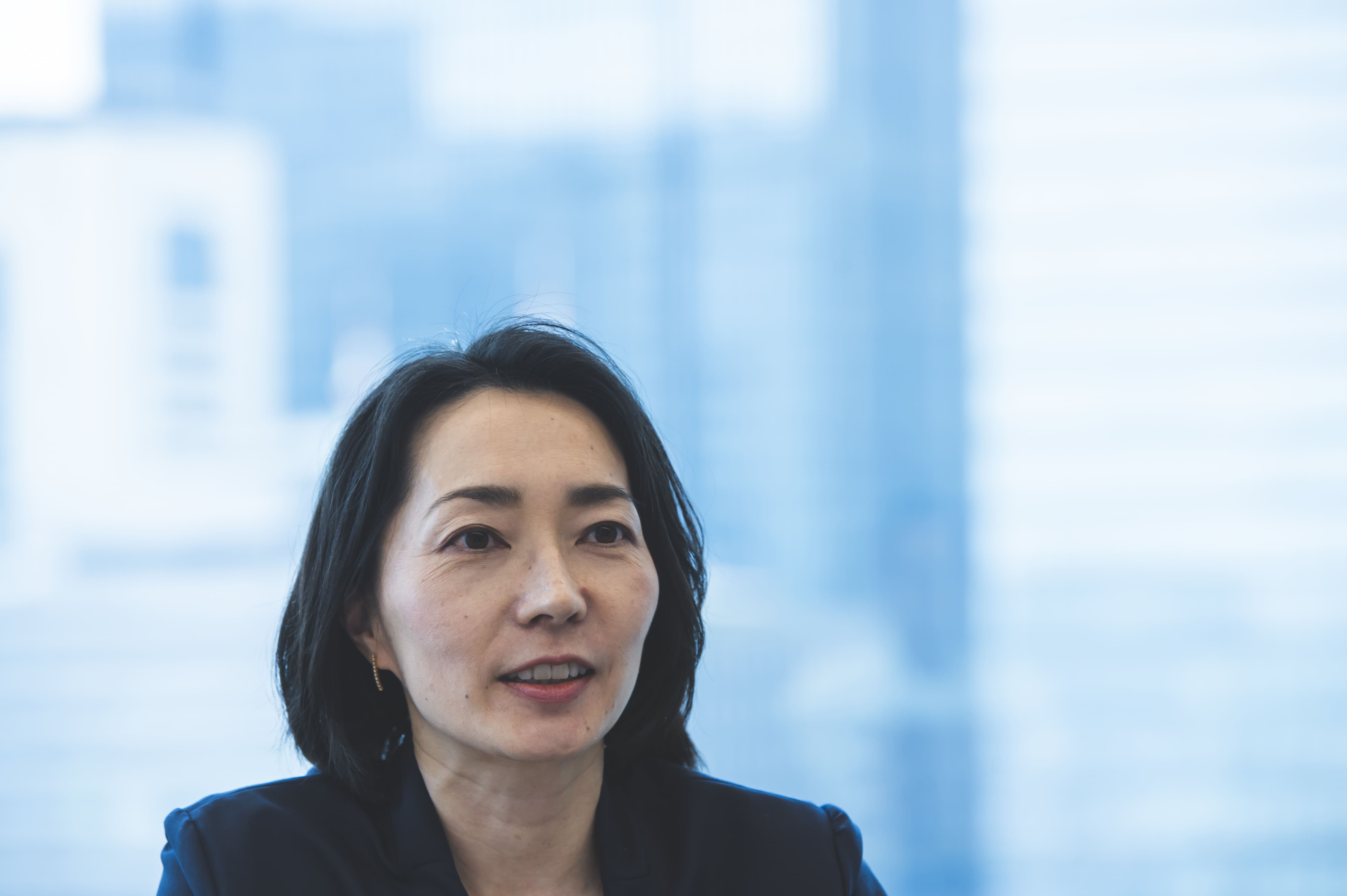 ウーブン・バイ・トヨタ鈴鹿さんがインタビューで話している様子の写真