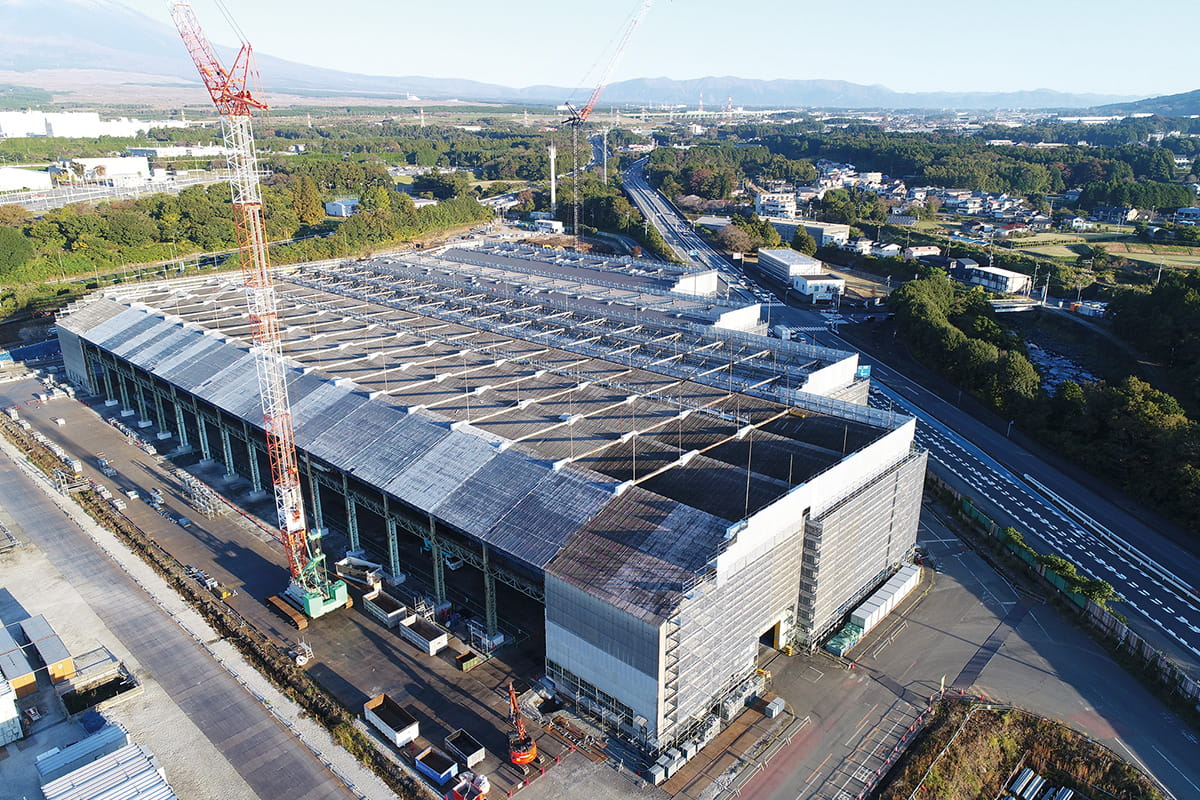 Photo of the Higashi-Fuji Plant's press shop under construction